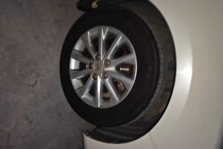 Used Toyota Camry 2015 2.0G Premier Edition Right Front Wheel Hub