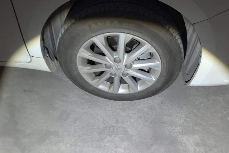 Used Toyota Camry 2015 2.0G Premier Edition Right Front Wheel Hub