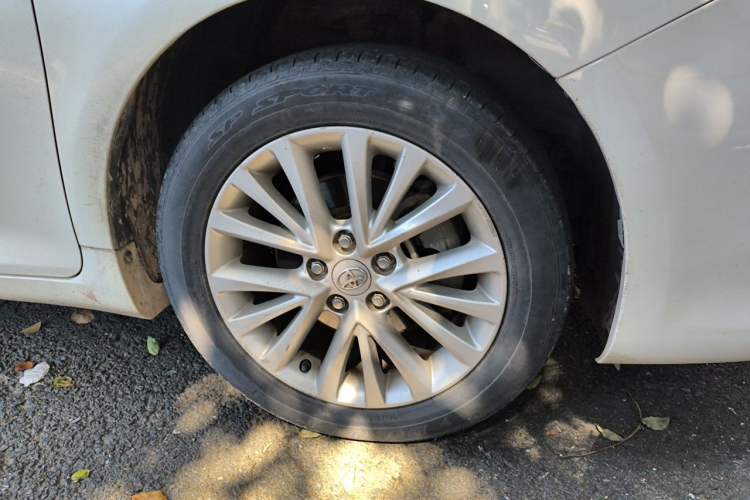Used Toyota Camry 2015 2.5G Luxury Navigation Edition Right Front Wheel Hub