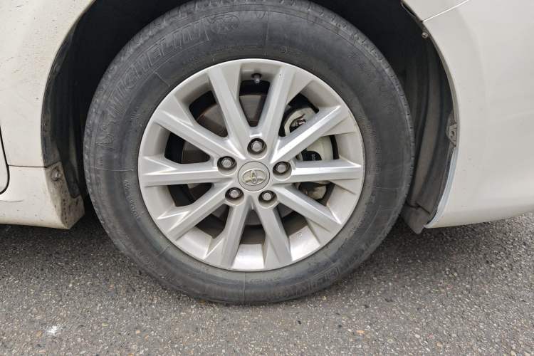 Used Toyota Camry 2015 2.0G Premier Edition Right Front Wheel Hub