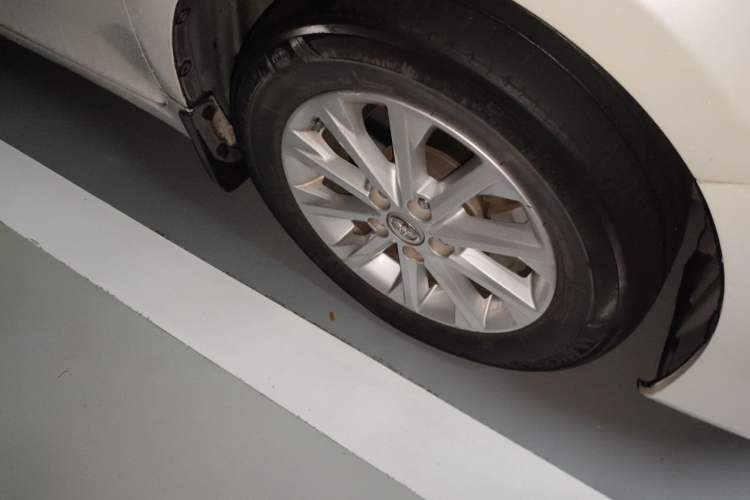 Used Toyota Camry 2015 2.0G Premier Edition Right Front Wheel Hub