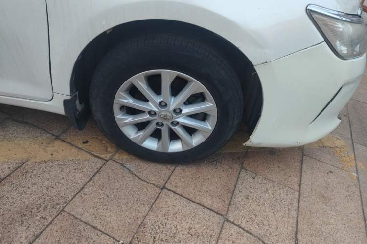 Used Toyota Camry 2015 2.0G Premier Edition Right Front Wheel Hub