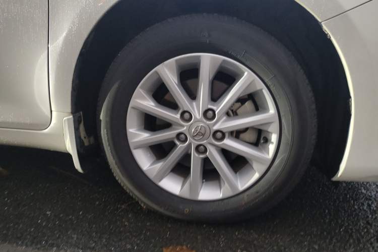 Used Toyota Camry 2015 Dual-Engine 2.5 HG Luxury Navigation Edition Right Front Wheel Hub