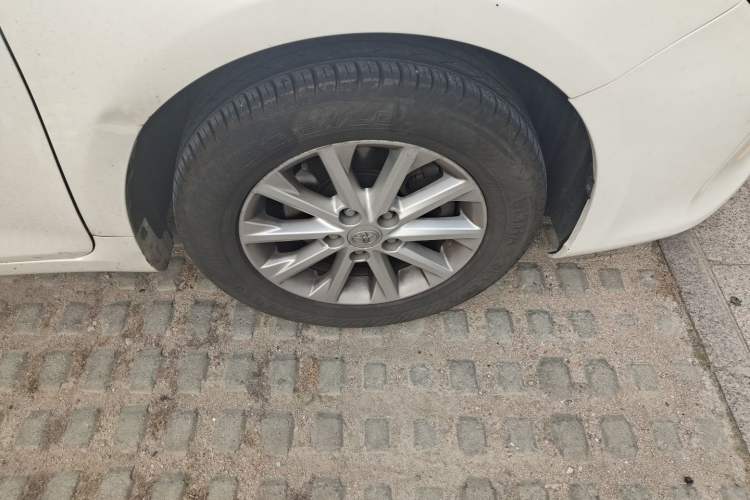 Used Toyota Camry 2015 2.0E Elite Edition Right Front Wheel Hub