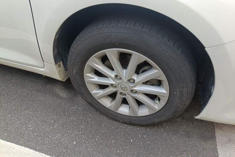 Used Toyota Camry 2015 2.0G Premier Edition Right Front Wheel Hub