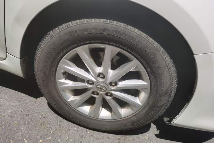 Used Toyota Camry 2015 2.0G Premier Edition Right Front Wheel Hub