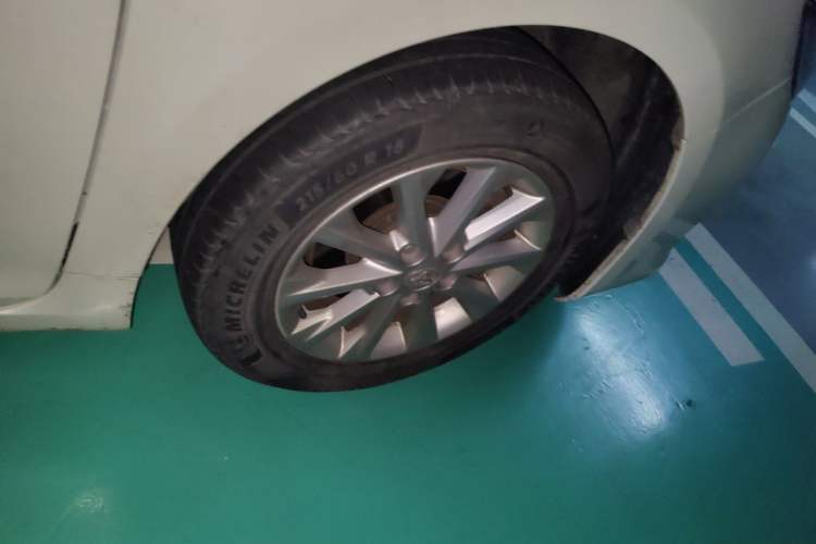 Used Toyota Camry 2015 Dual-Engine 2.5 HG Luxury Navigation Edition Right Front Wheel Hub