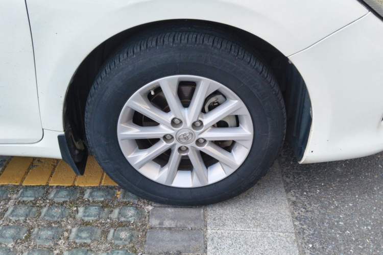 Used Toyota Camry 2015 2.0G Premier Edition Right Front Wheel Hub