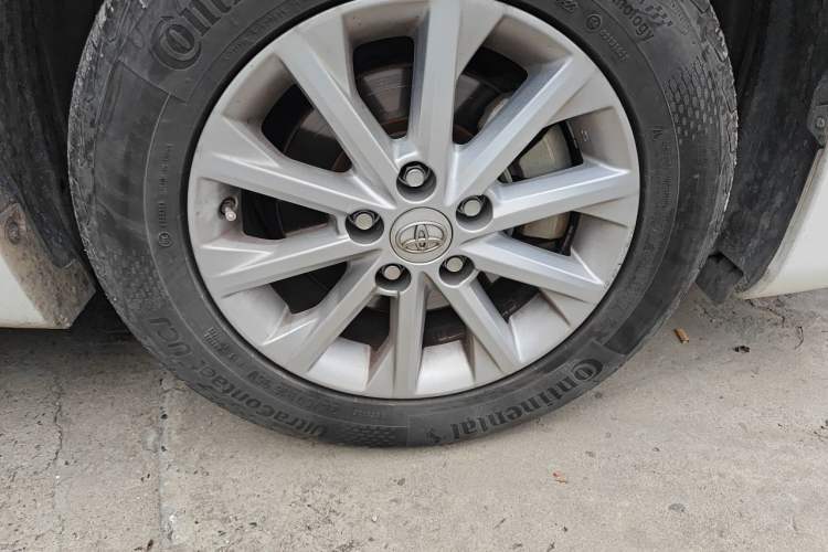 Used Toyota Camry 2015 Dual-Engine 2.5 HG Luxury Navigation Edition Right Front Wheel Hub