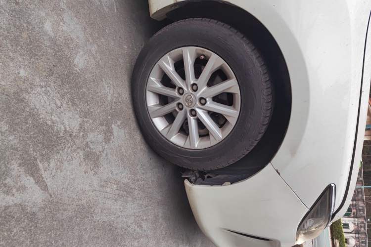 Used Toyota Camry 2015 2.0G Premier Edition Right Front Wheel Hub