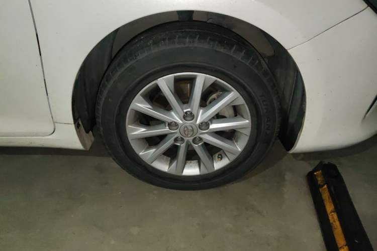 Used Toyota Camry 2015 2.0G Premier Edition Right Front Wheel Hub