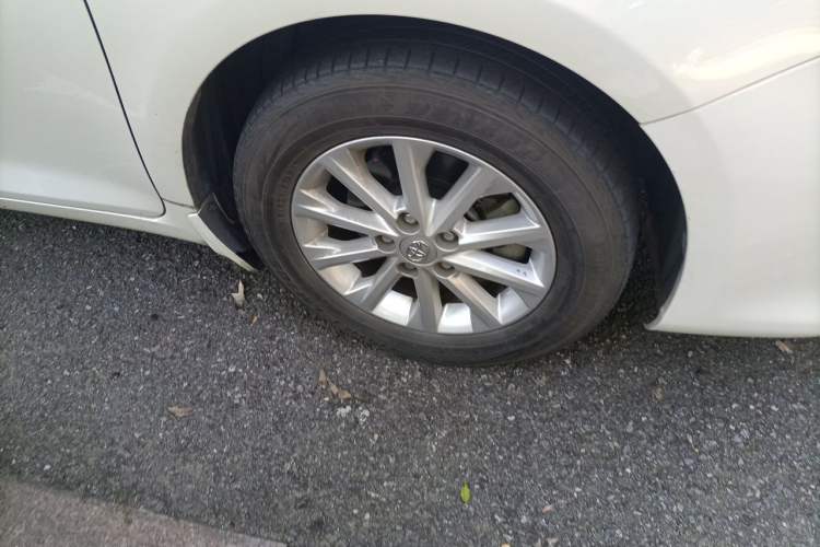 Used Toyota Camry 2015 2.0G Premier Edition Right Front Wheel Hub