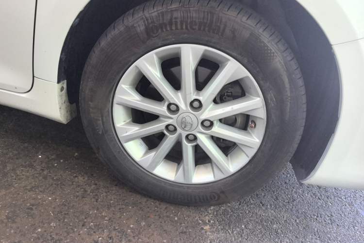 Used Toyota Camry 2015 2.0E Elite Edition Right Front Wheel Hub
