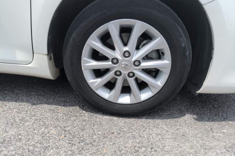 Used Toyota Camry 2015 2.0G Premier Edition Right Front Wheel Hub