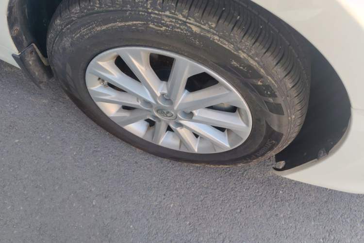 Used Toyota Camry 2015 2.0E Elite Edition Right Front Wheel Hub