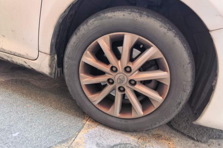 Used Toyota Camry 2015 2.0G Premier Edition Right Front Wheel Hub