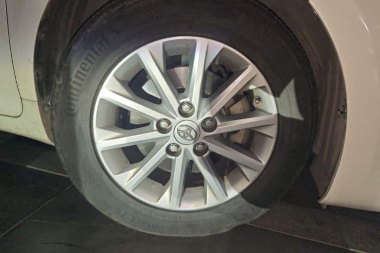 Used Toyota Camry 2015 2.0G Premier Edition Right Front Wheel Hub