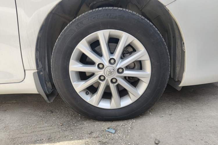Used Toyota Camry 2015 2.0G Premier Edition Right Front Wheel Hub