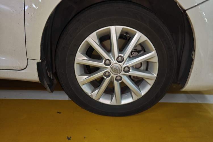 Used Toyota Camry 2015 Dual-Engine 2.5 HG Luxury Navigation Edition Right Front Wheel Hub