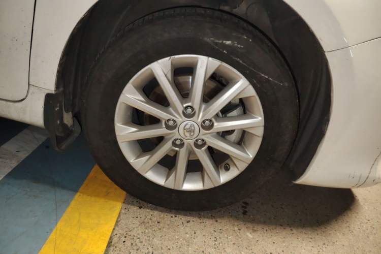 Used Toyota Camry 2015 2.0G Premier Edition Right Front Wheel Hub
