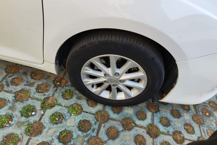 Used Toyota Camry 2015 2.0G Premier Edition Right Front Wheel Hub