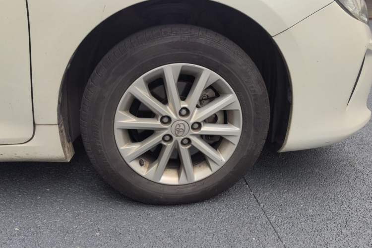 Used Toyota Camry 2015 2.0G Premier Edition Right Front Wheel Hub