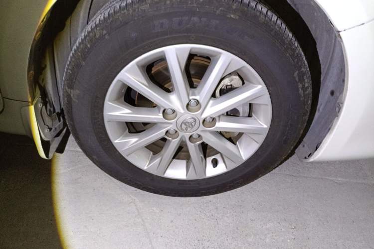 Used Toyota Camry 2015 2.0G Premier Edition Right Front Wheel Hub