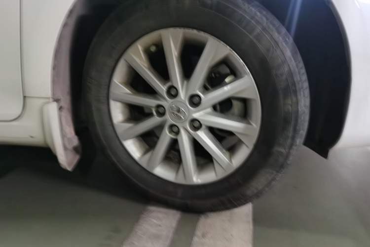 Used Toyota Camry 2015 Dual-Engine 2.5 HG Luxury Navigation Edition Right Front Wheel Hub
