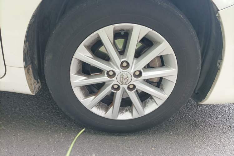 Used Toyota Camry 2015 2.0G Premier Edition Right Front Wheel Hub