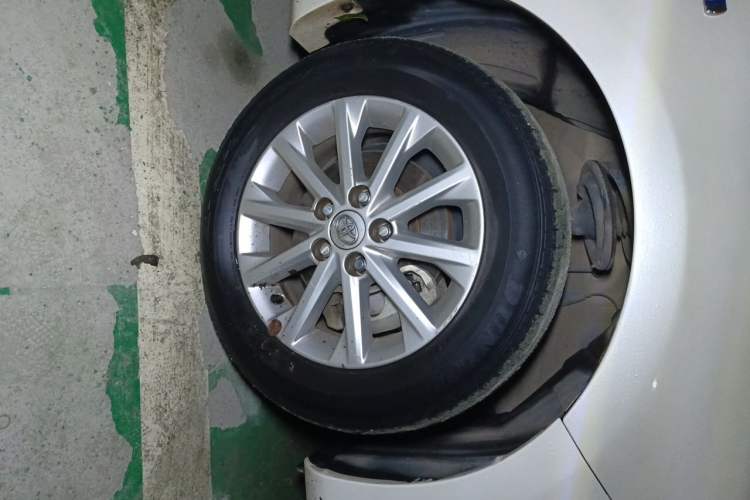 Used Toyota Camry 2015 Dual-Engine 2.5 HG Luxury Navigation Edition Right Front Wheel Hub