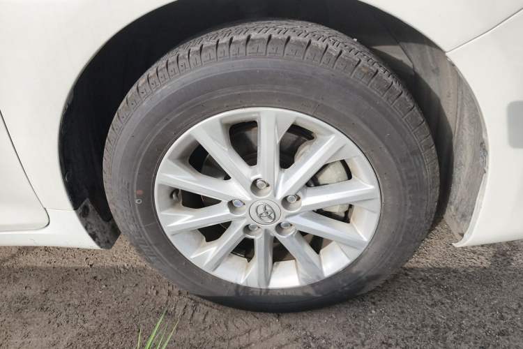 Used Toyota Camry 2015 2.0G Premier Edition Right Front Wheel Hub