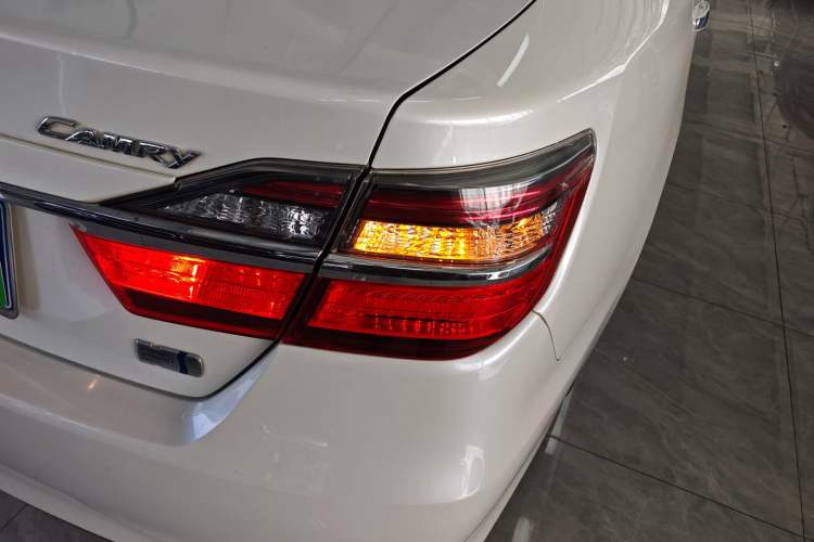 Used Toyota Camry 2015 Dual-Engine 2.5 HG Luxury Navigation Edition Right Rear Taillight
