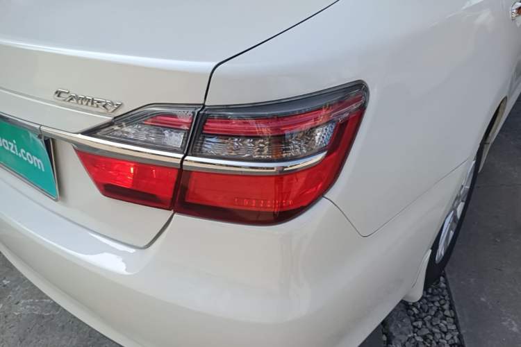 Used Toyota Camry 2015 2.0E Elite Edition Right Rear Taillight