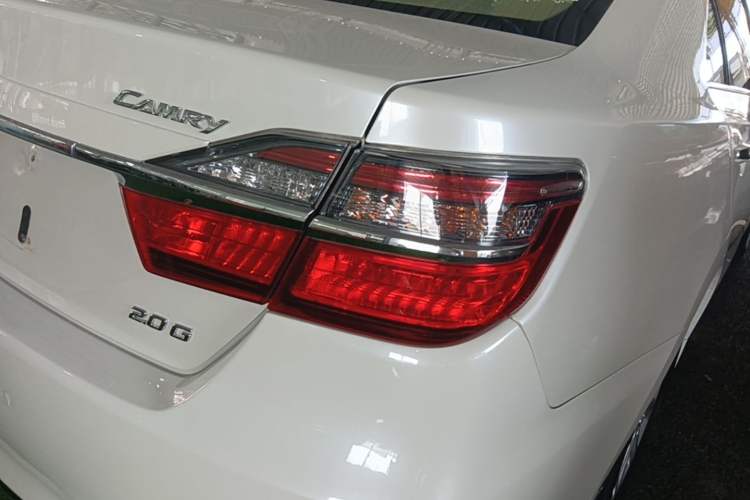 Used Toyota Camry 2015 2.0G Premier Edition Right Rear Taillight