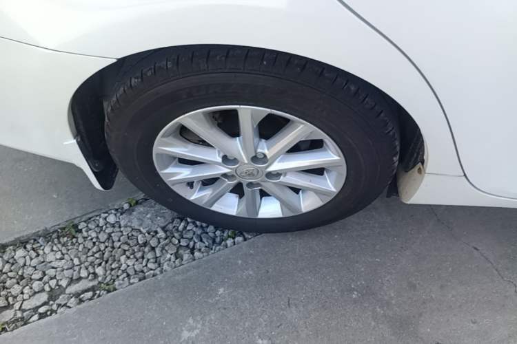 Used Toyota Camry 2015 2.0E Elite Edition Right Rear Wheel Hub