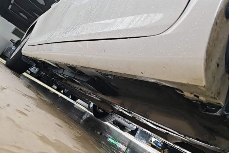 Used Toyota Camry 2015 Dual-Engine 2.5 HG Luxury Navigation Edition Right Side Sill