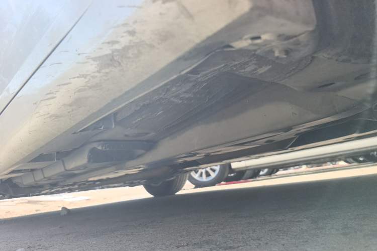 Used Toyota Camry 2015 2.0E Elite Edition Right Side Sill