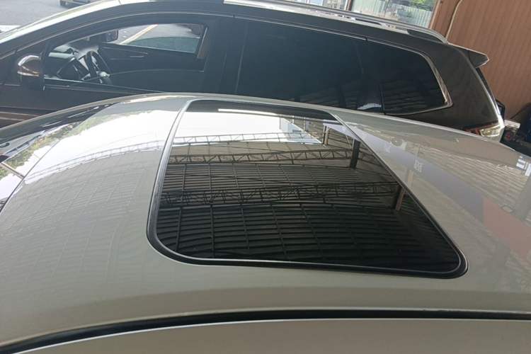 Used Toyota Camry 2015 2.0G Premier Edition Roof