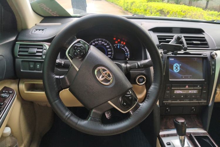 Used Toyota Camry 2015 2.5G Luxury Navigation Edition Steering Wheel