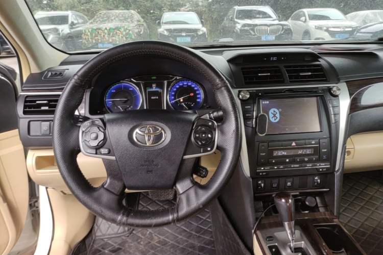 Used Toyota Camry 2015 Dual-Engine 2.5 HG Luxury Navigation Edition Steering Wheel