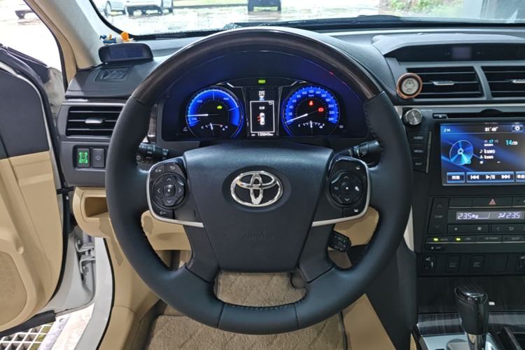 Used Toyota Camry 2015 Dual-Engine 2.5 HG Luxury Navigation Edition Steering Wheel