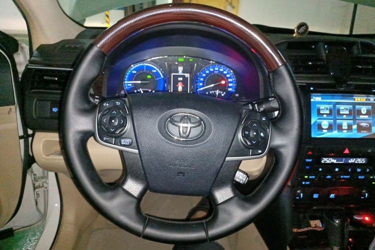 Used Toyota Camry 2015 Dual-Engine 2.5 HG Luxury Navigation Edition Steering Wheel
