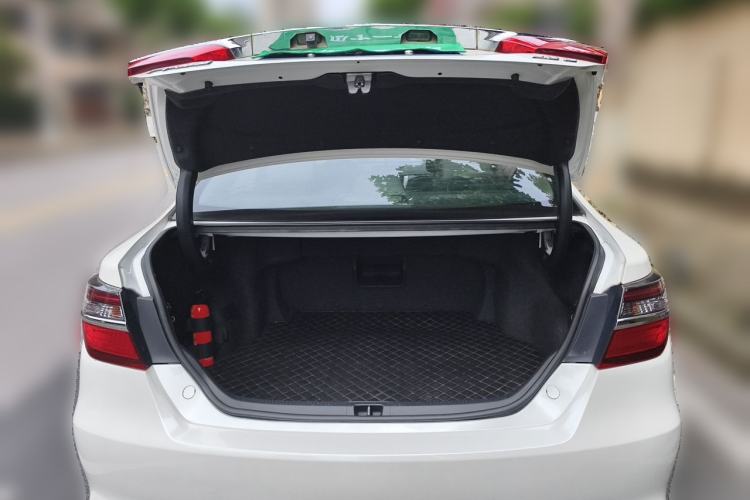 Used Toyota Camry 2015 2.0G Premier Edition Trunk
