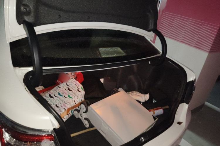 Used Toyota Camry 2015 2.0G Premier Edition Trunk