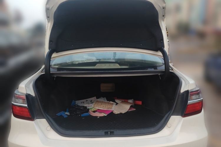 Used Toyota Camry 2015 2.0G Premier Edition Trunk
