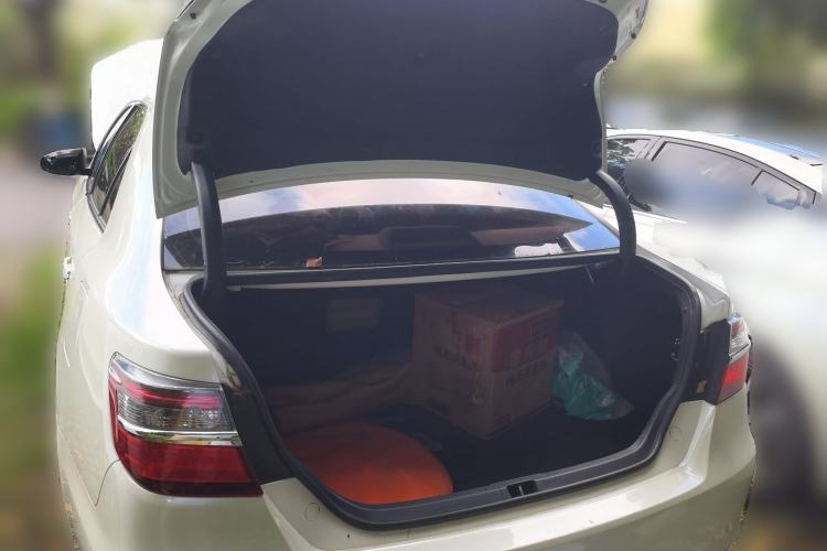 Used Toyota Camry 2015 2.0G Premier Edition Trunk