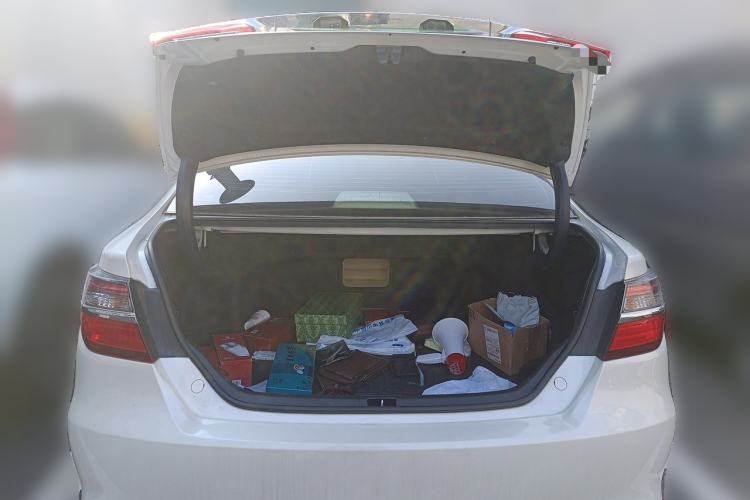 Used Toyota Camry 2015 2.0G Premier Edition Trunk