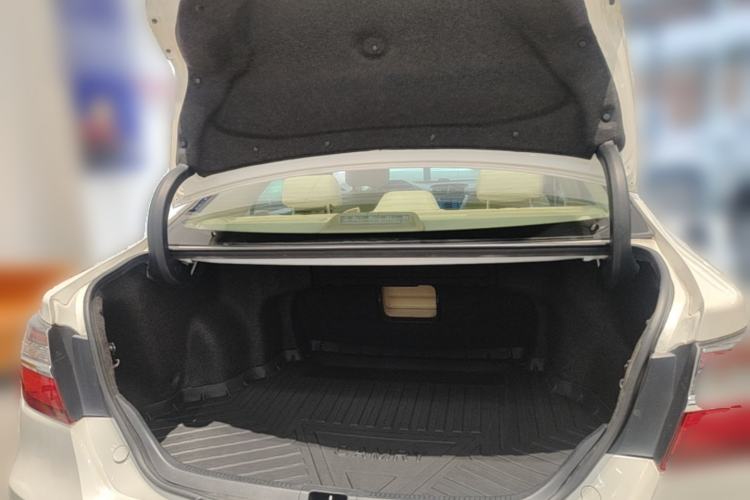 Used Toyota Camry 2015 2.0G Luxury Edition Trunk