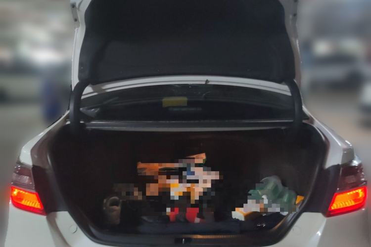 Used Toyota Camry 2015 2.0G Premier Edition Trunk