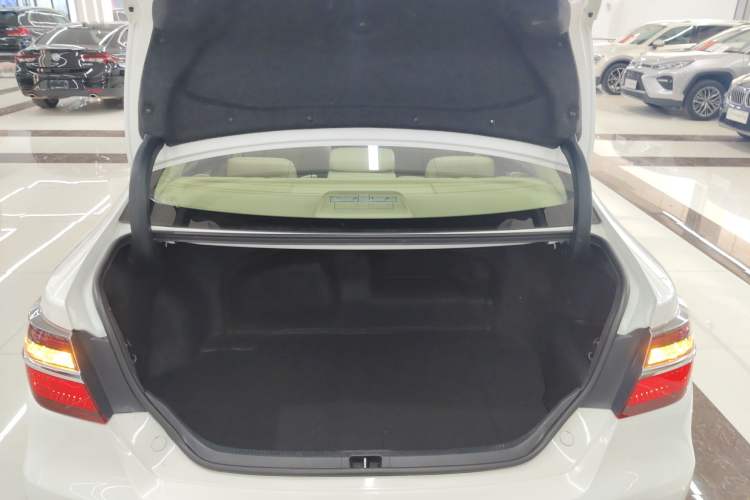 Used Toyota Camry 2015 Dual-Engine 2.5 HG Luxury Navigation Edition Trunk